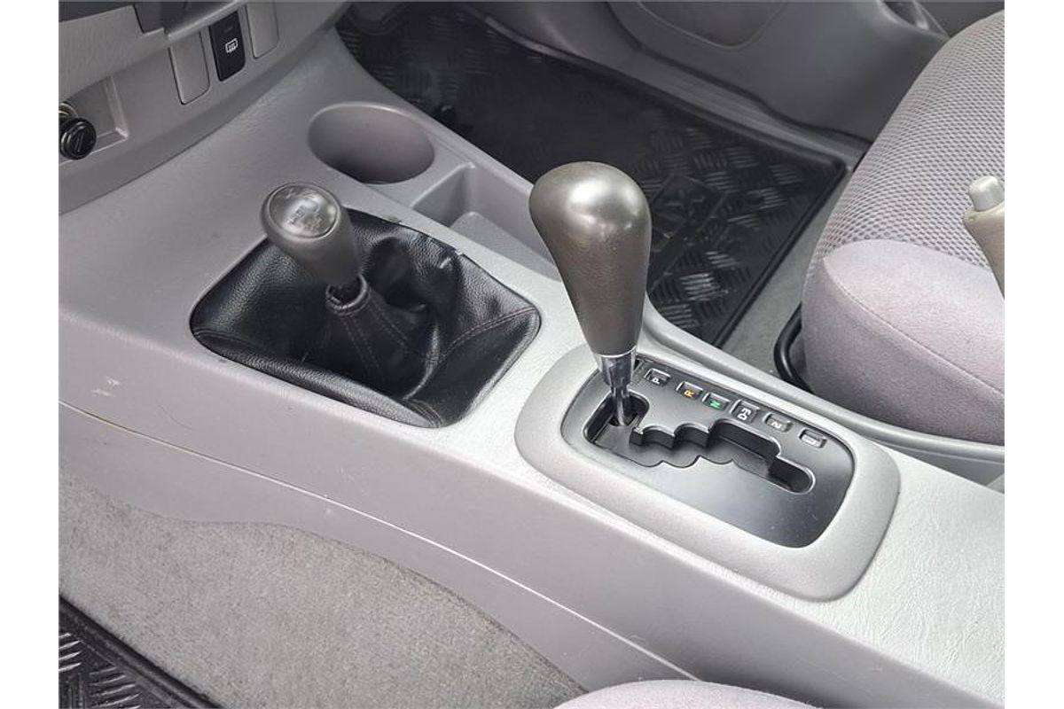 2005 Toyota Hilux SR5 KUN26R 4X4