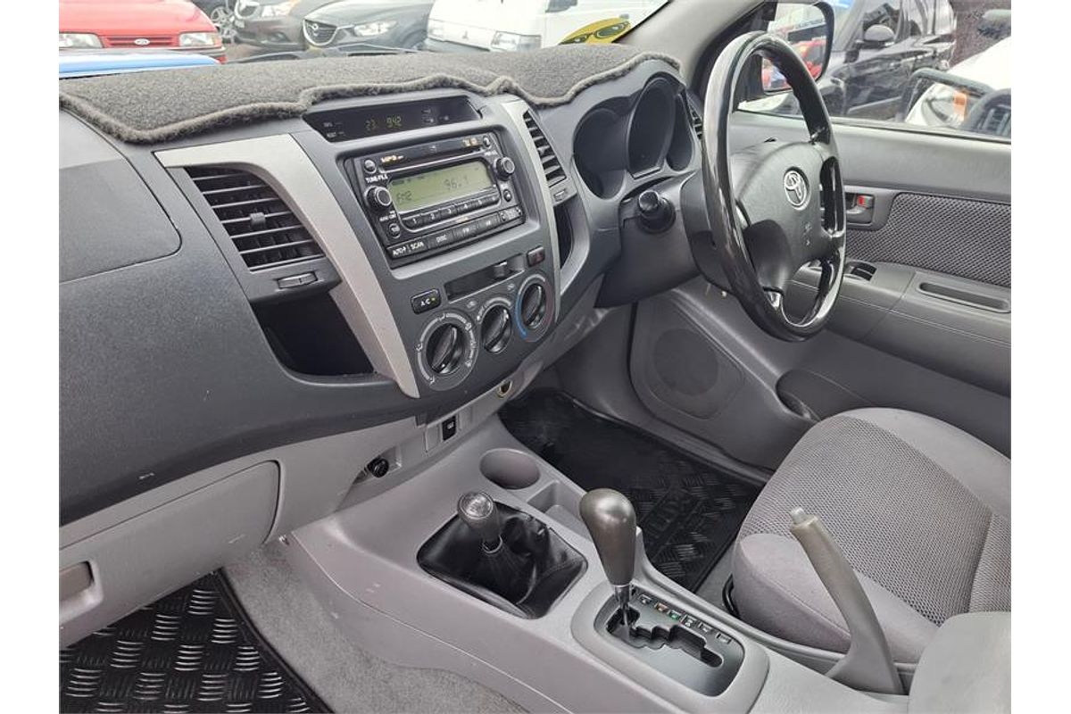 2005 Toyota Hilux SR5 KUN26R 4X4