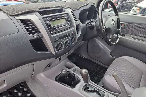 2005 Toyota Hilux SR5 KUN26R 4X4