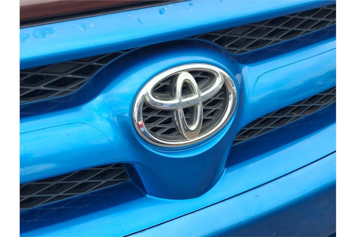 2005 Toyota Hilux SR5 KUN26R 4X4