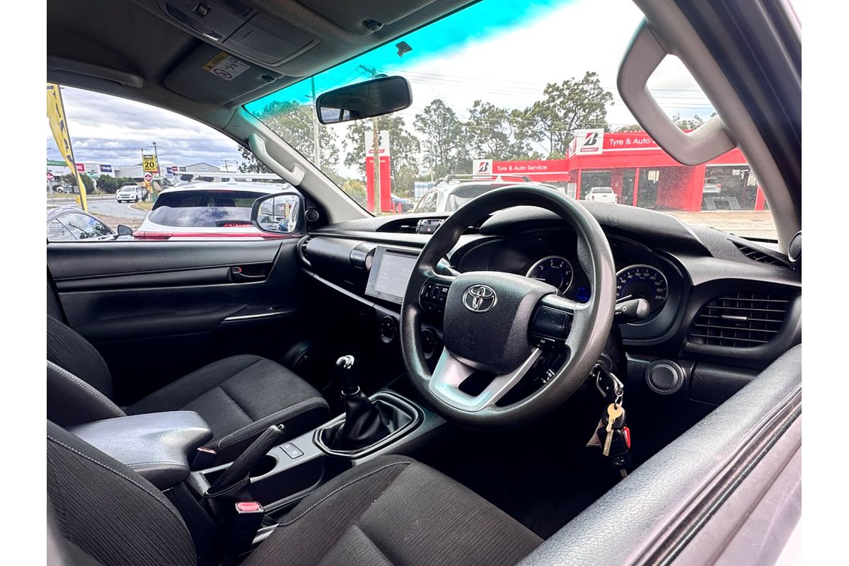 2017 Toyota Hilux SR GUN126R 4X4