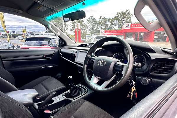 2017 Toyota Hilux SR GUN126R 4X4