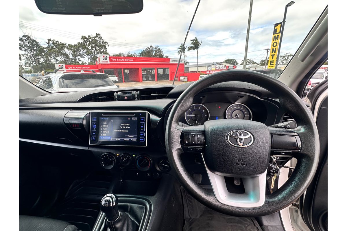 2017 Toyota Hilux SR GUN126R 4X4