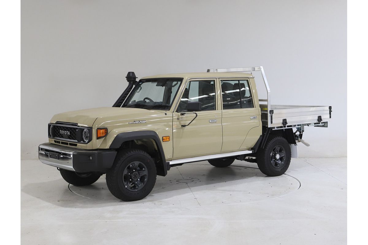 LC Military GXL 4.5L T Diesel Manual Dual Cab Chassis 