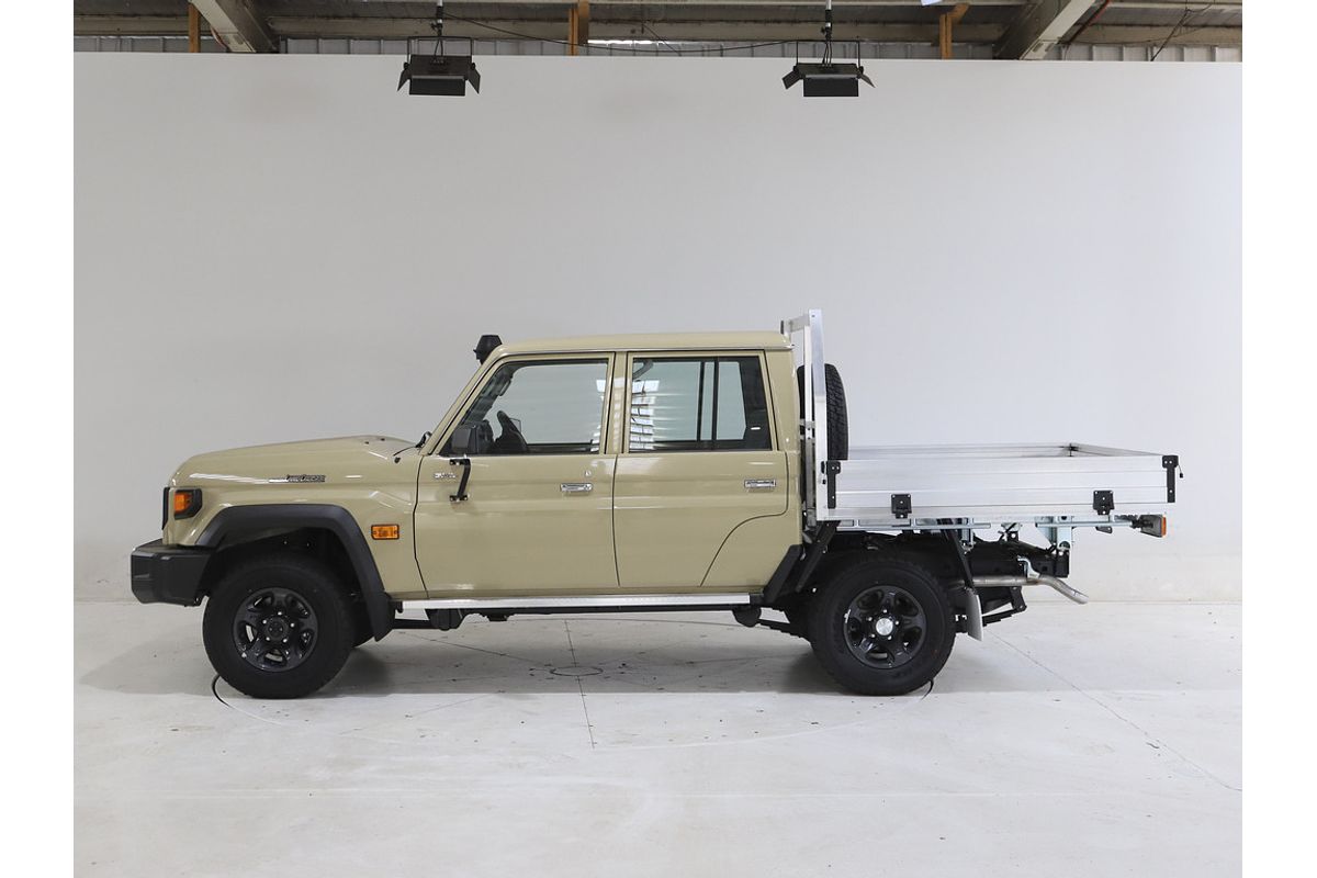 LC Military GXL 4.5L T Diesel Manual Dual Cab Chassis 