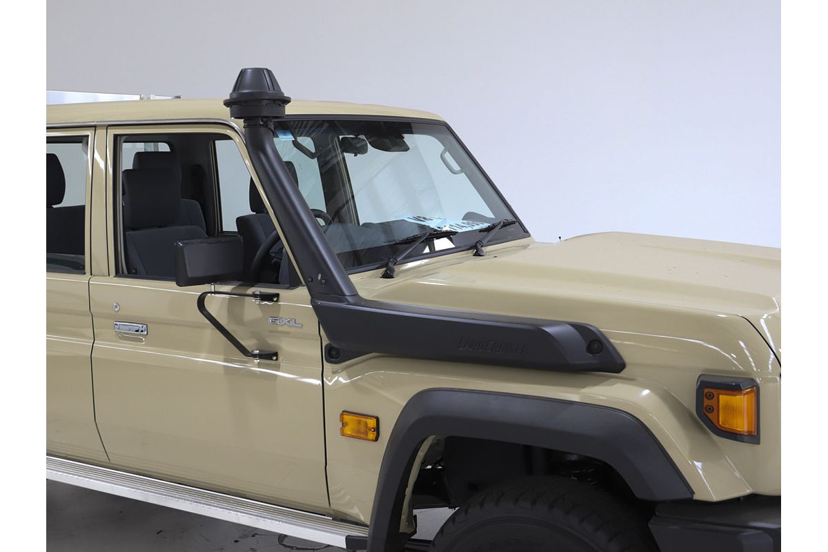 LC Military GXL 4.5L T Diesel Manual Dual Cab Chassis 