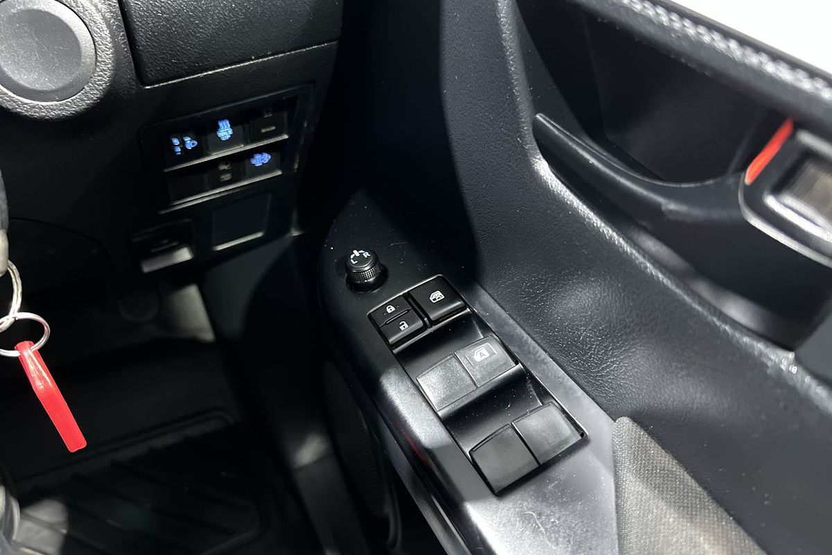 2020 Toyota Hilux SR GUN126R 4X4