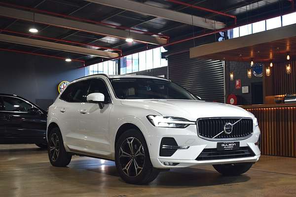 2021 Volvo XC60 B5 Momentum
