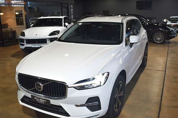 2021 Volvo XC60 B5 Momentum
