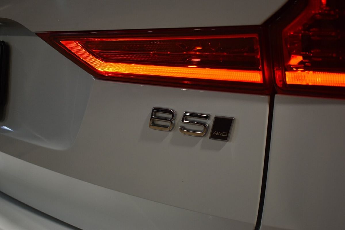 2021 Volvo XC60 B5 Momentum