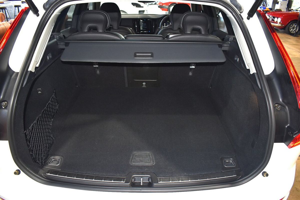 2021 Volvo XC60 B5 Momentum