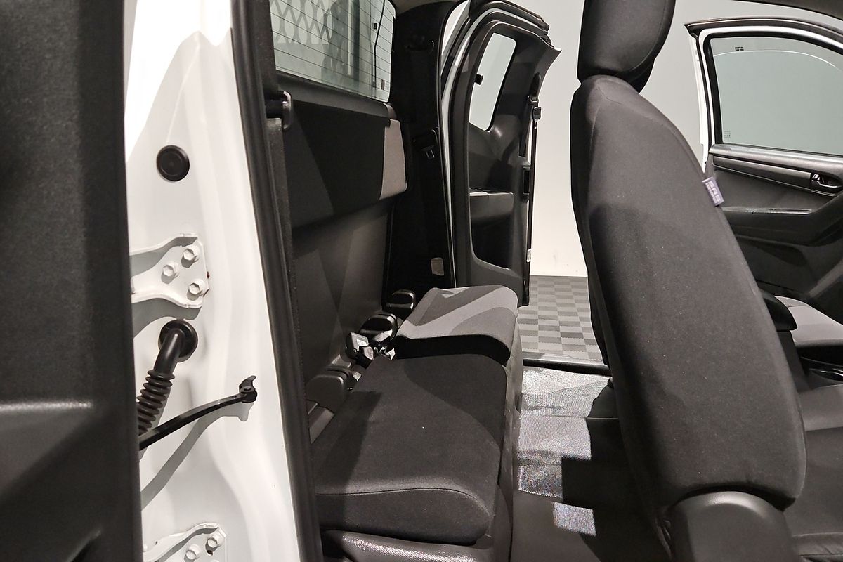 2018 Isuzu D-MAX SX High Ride Rear Wheel Drive