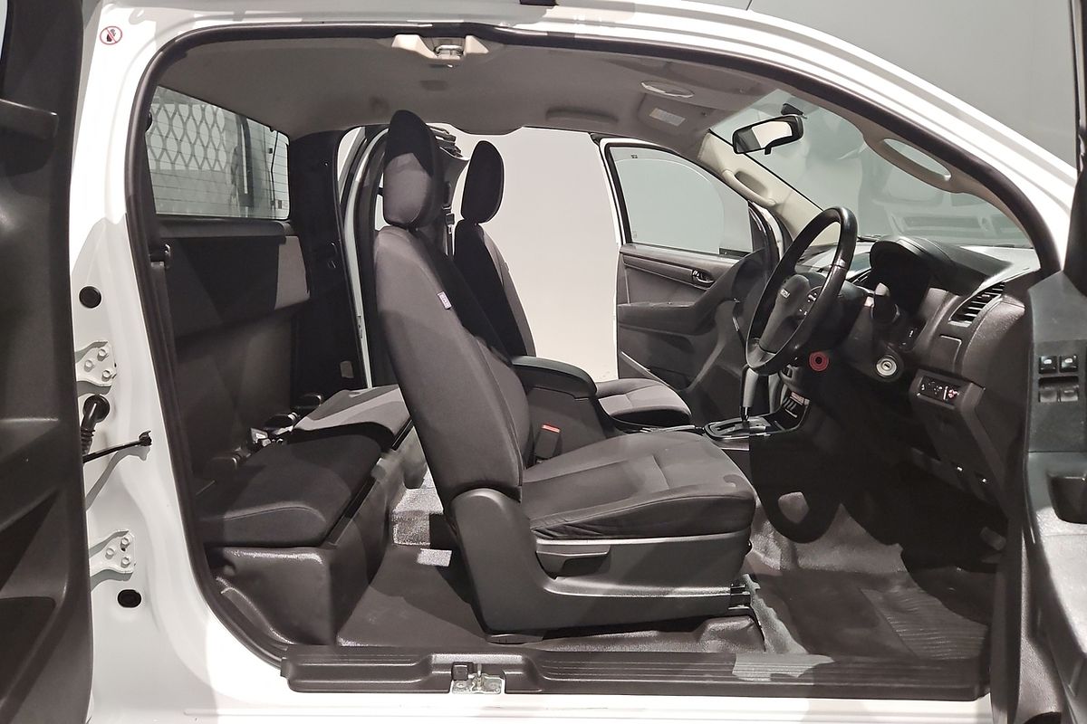 2018 Isuzu D-MAX SX High Ride Rear Wheel Drive