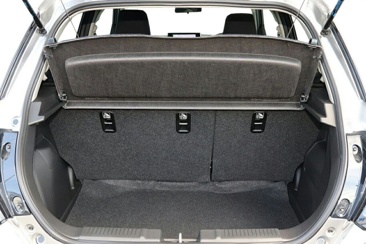 2024 Suzuki Swift Hybrid Plus UZ