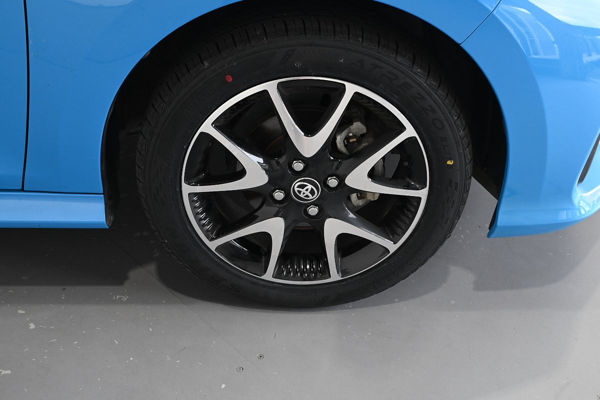 2021 Toyota Yaris Hybrid zr 3L45760C0