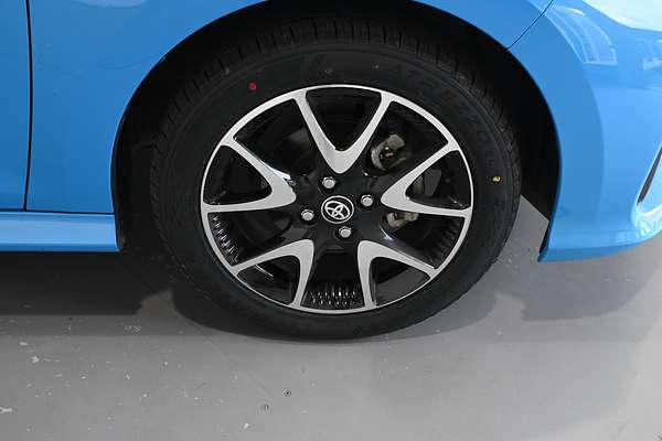 2021 Toyota Yaris Hybrid zr 3L45760C0