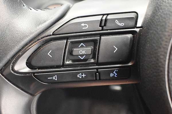 2021 Toyota Yaris Hybrid zr 3L45760C0