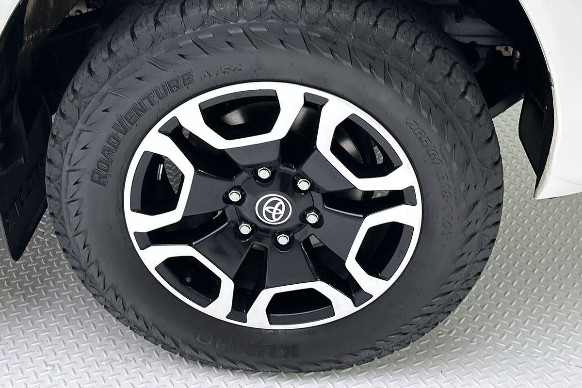2022 Toyota Hilux SR5 GUN126R 4X4
