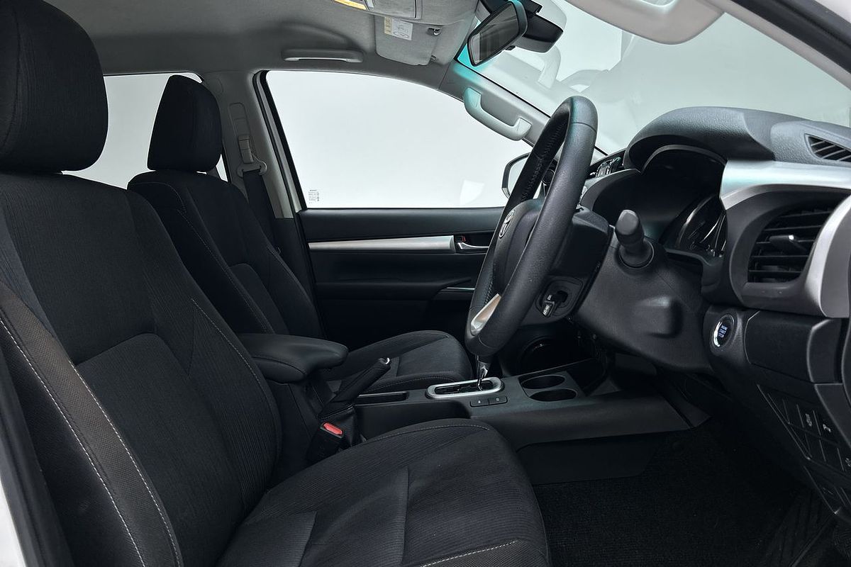 2022 Toyota Hilux SR5 GUN126R 4X4