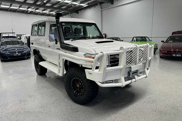 2014 Toyota Landcruiser GXL Troopcarrier VDJ78R