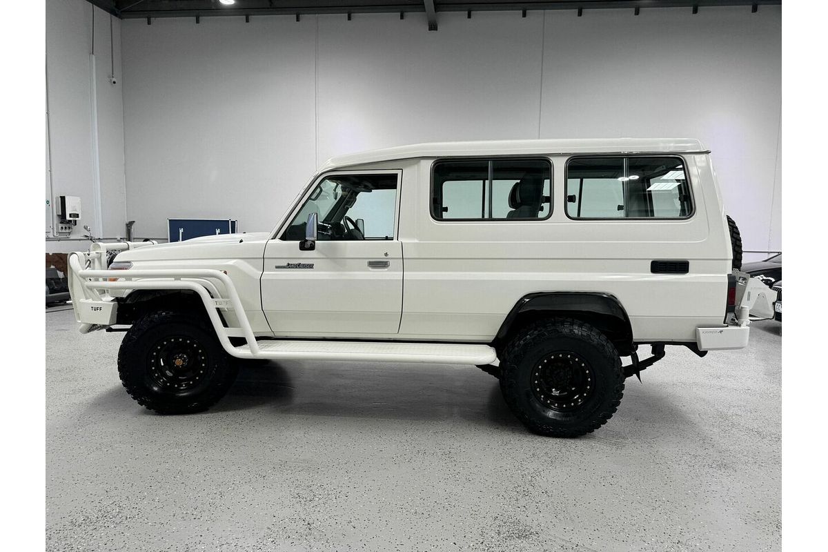 2014 Toyota Landcruiser GXL Troopcarrier VDJ78R