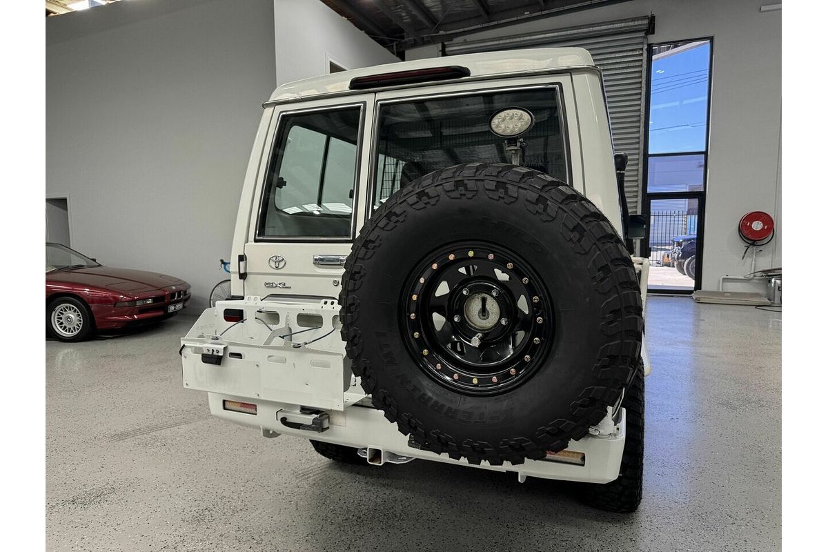 2014 Toyota Landcruiser GXL Troopcarrier VDJ78R