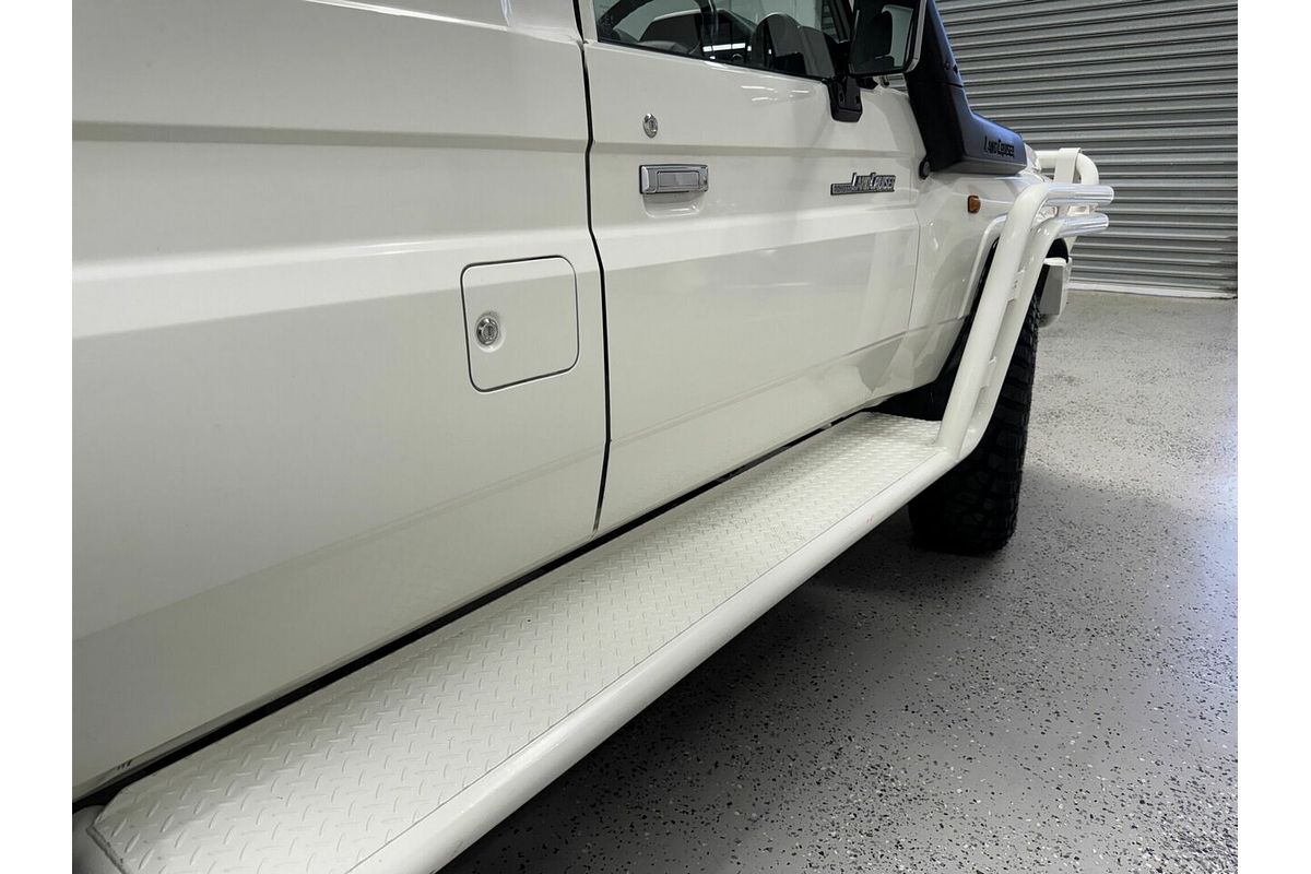 2014 Toyota Landcruiser GXL Troopcarrier VDJ78R