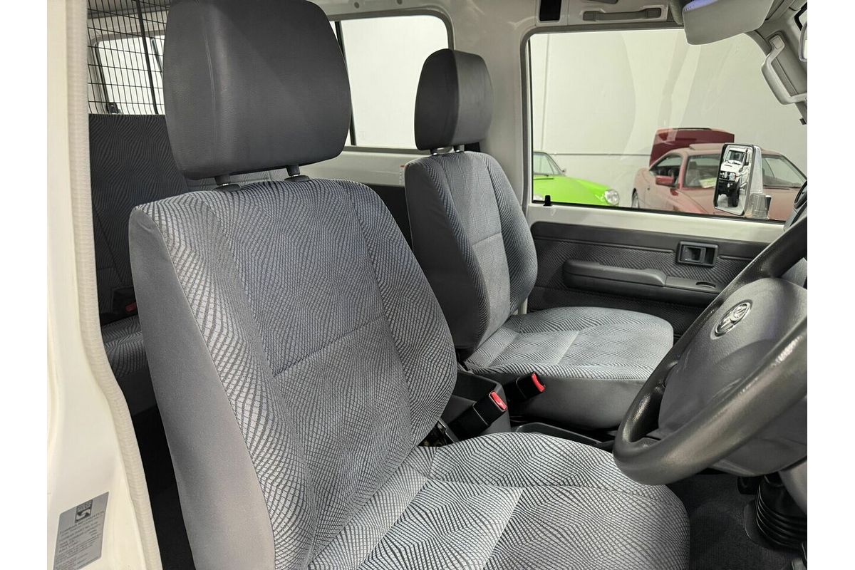 2014 Toyota Landcruiser GXL Troopcarrier VDJ78R