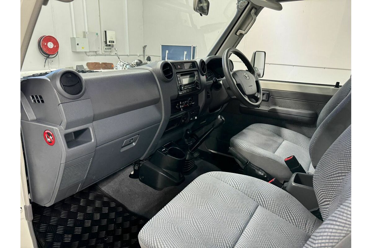 2014 Toyota Landcruiser GXL Troopcarrier VDJ78R