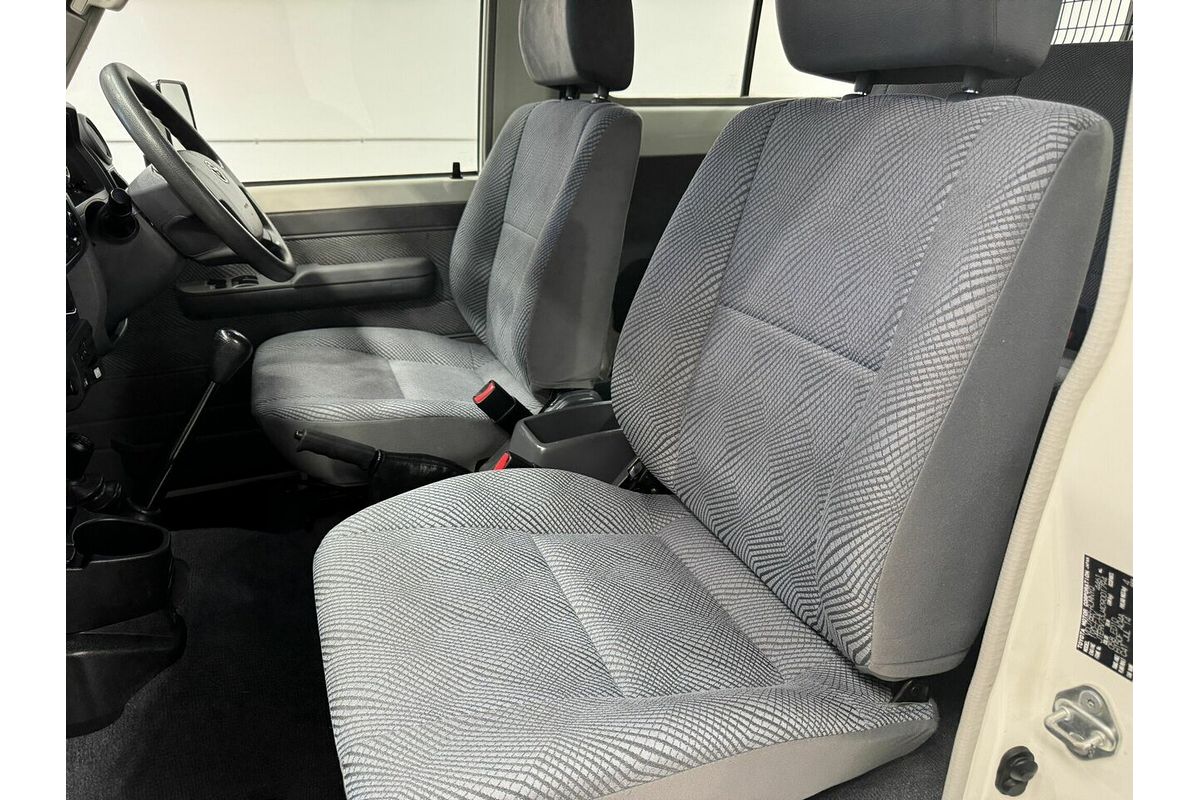 2014 Toyota Landcruiser GXL Troopcarrier VDJ78R