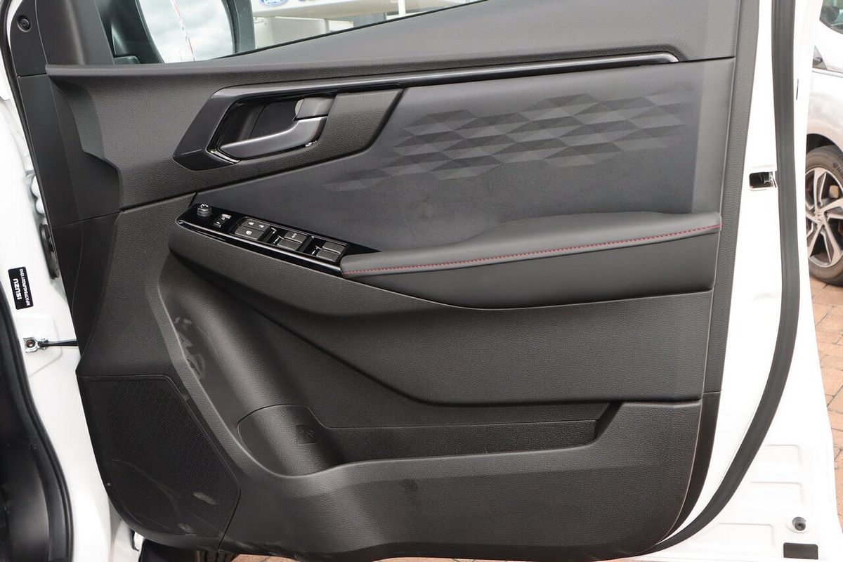 2024 Isuzu D-MAX X-TERRAIN 4X4