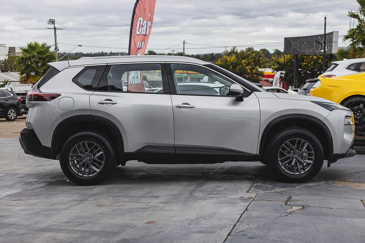 2024 Nissan X-TRAIL ST T33