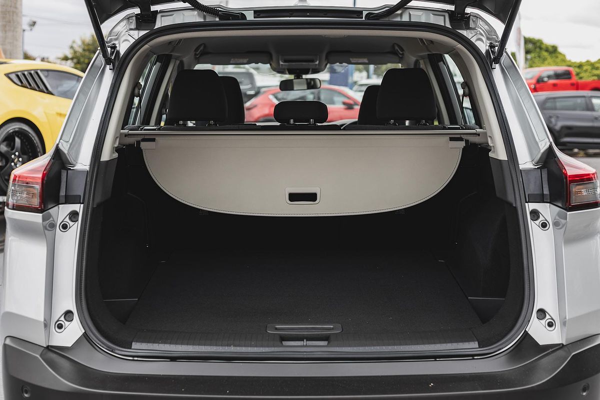 2024 Nissan X-TRAIL ST T33
