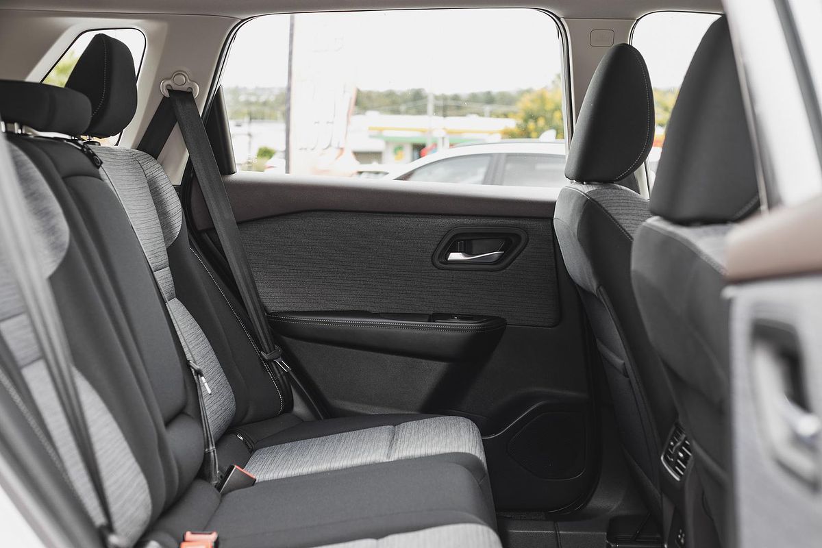 2024 Nissan X-TRAIL ST T33