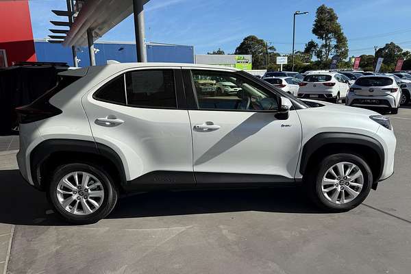 2024 Toyota Yaris Cross GXL MXPJ10R