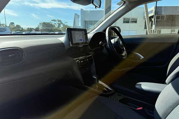 2024 Toyota Yaris Cross GXL MXPJ10R