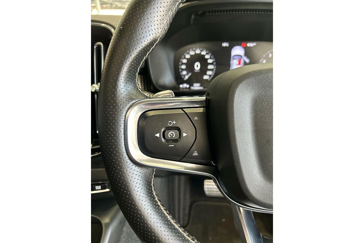2019 Volvo XC40 T5 R-Design