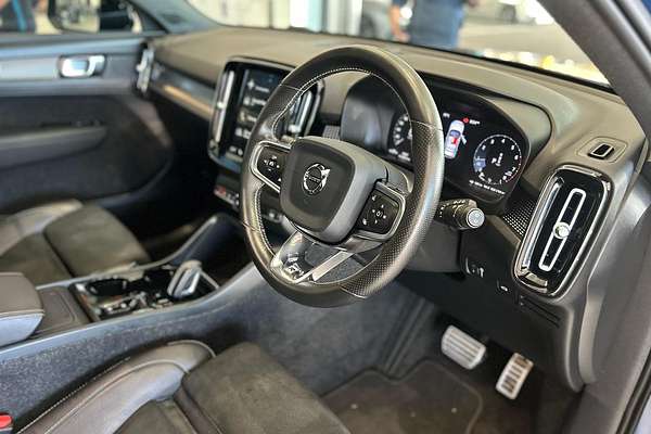 2019 Volvo XC40 T5 R-Design