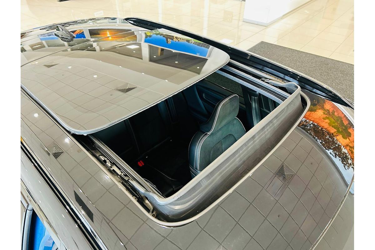 2019 Volvo XC40 T5 R-Design