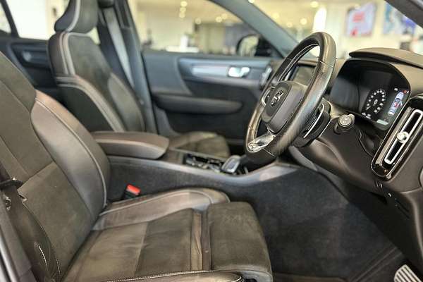 2019 Volvo XC40 T5 R-Design