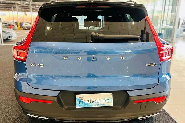 2019 Volvo XC40 T5 R-Design