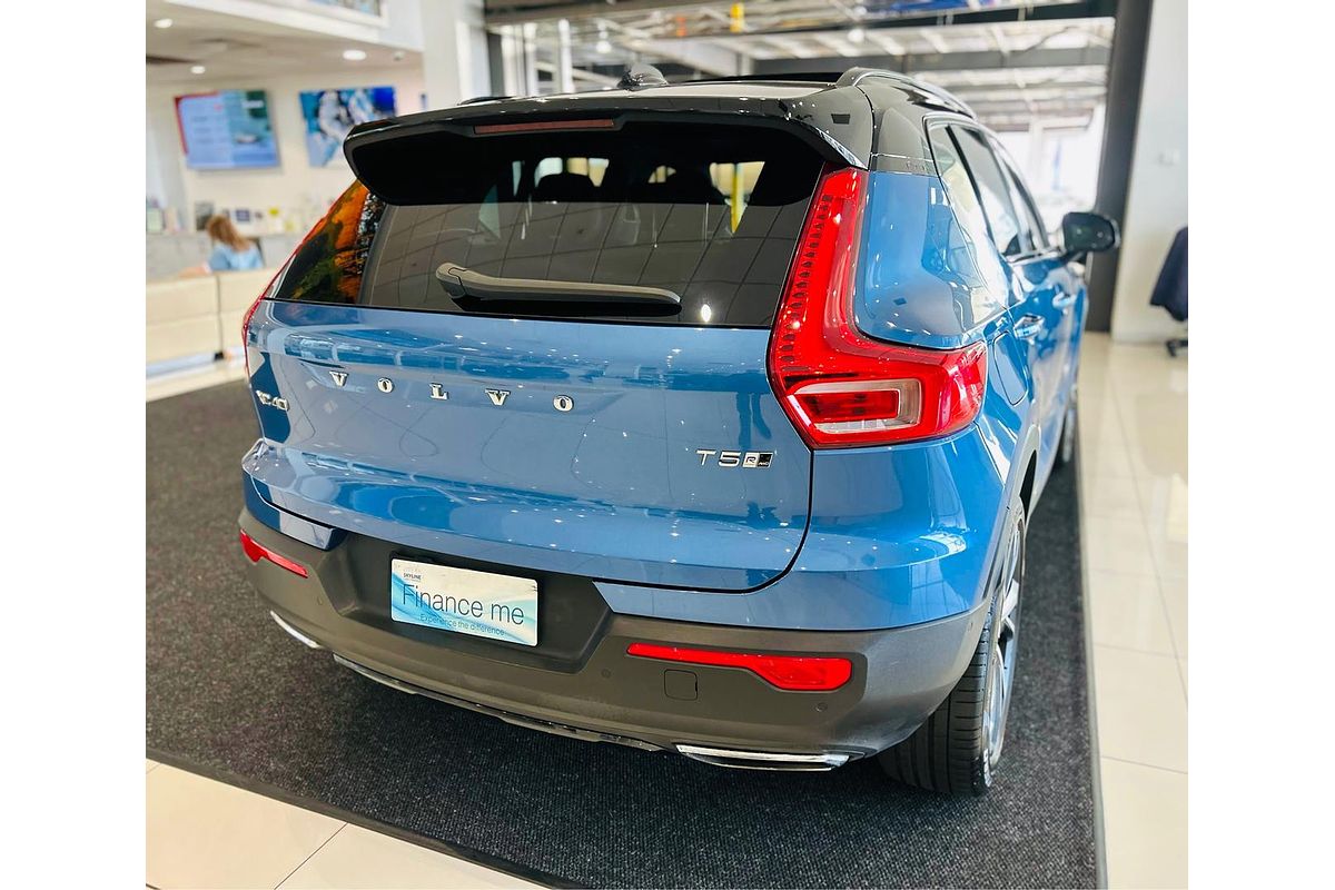 2019 Volvo XC40 T5 R-Design