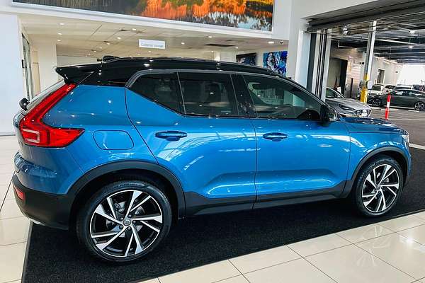 2019 Volvo XC40 T5 R-Design