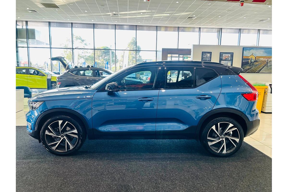 2019 Volvo XC40 T5 R-Design