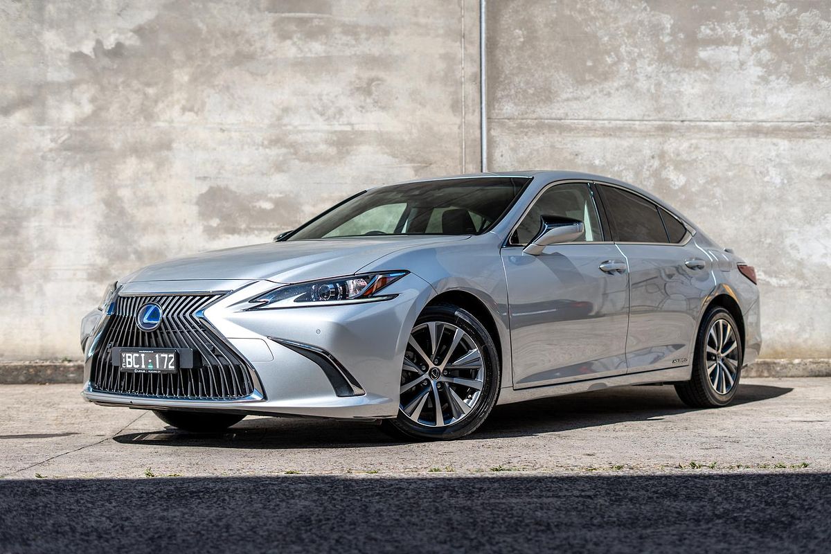 2019 Lexus ES ES300h Luxury AXZH10R