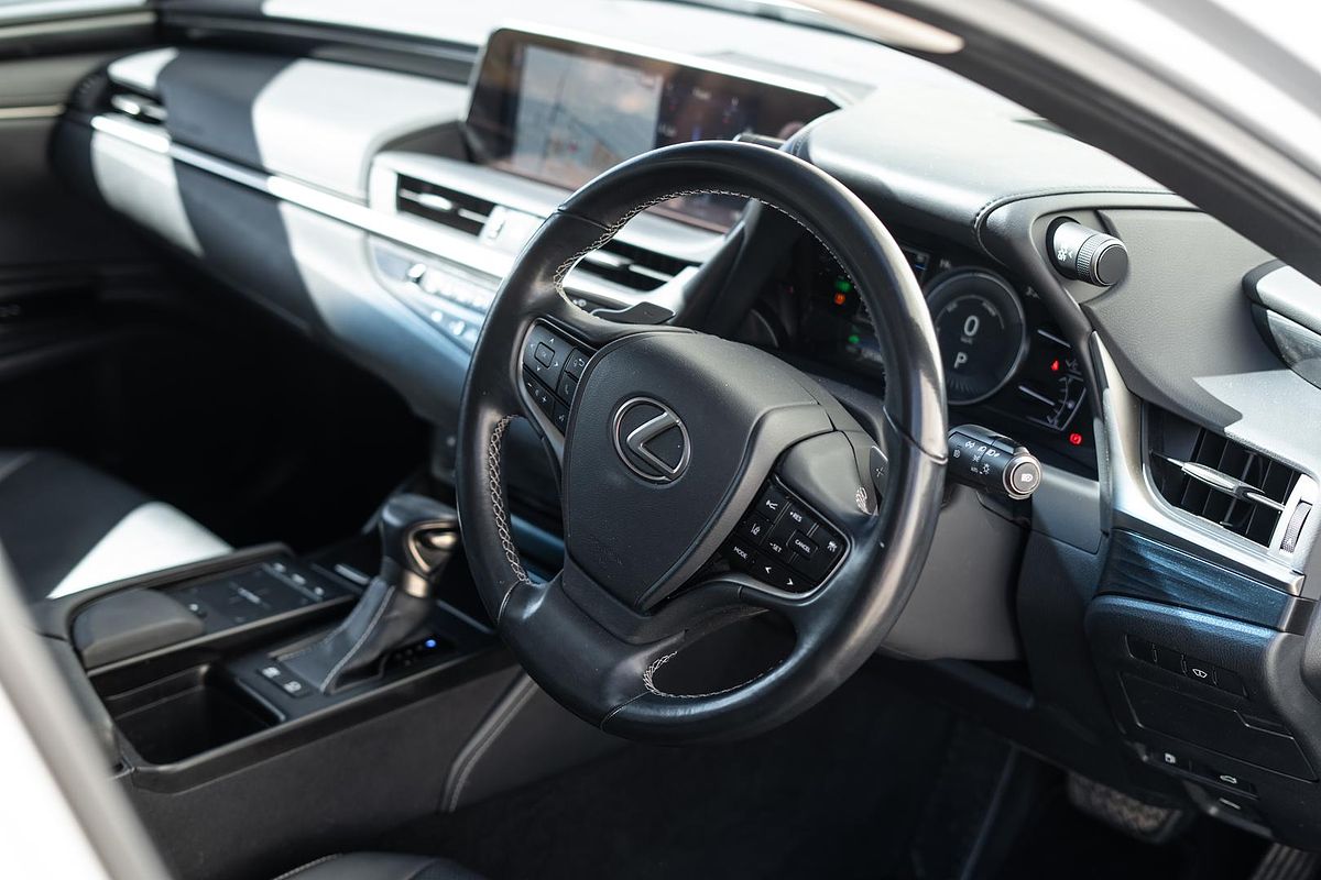 2019 Lexus ES ES300h Luxury AXZH10R