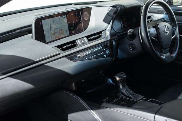 2019 Lexus ES ES300h Luxury AXZH10R