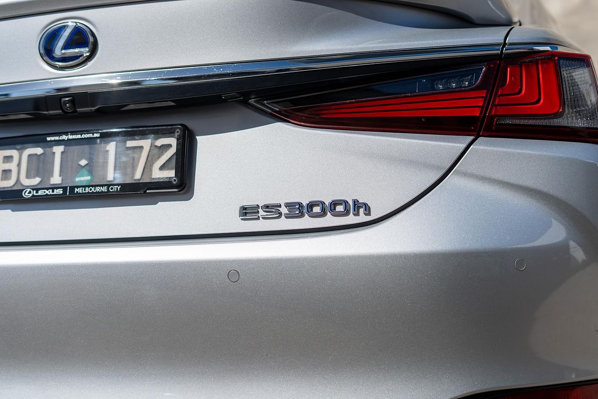 2019 Lexus ES ES300h Luxury AXZH10R
