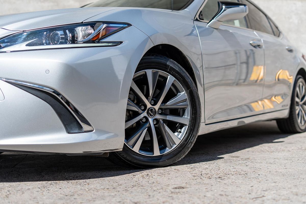 2019 Lexus ES ES300h Luxury AXZH10R