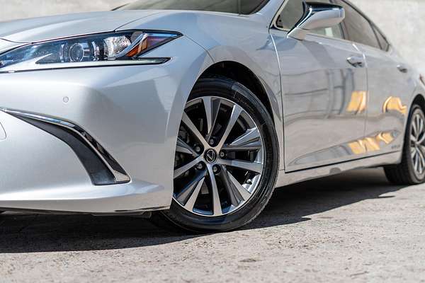 2019 Lexus ES ES300h Luxury AXZH10R